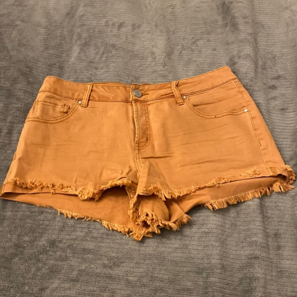Refuge‎ rusty shorts